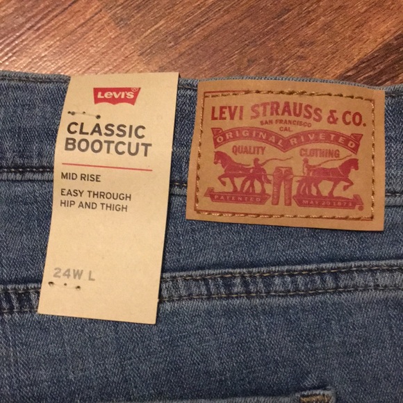Levi's Classic Bootcut Jeans - Picture 9 of 9